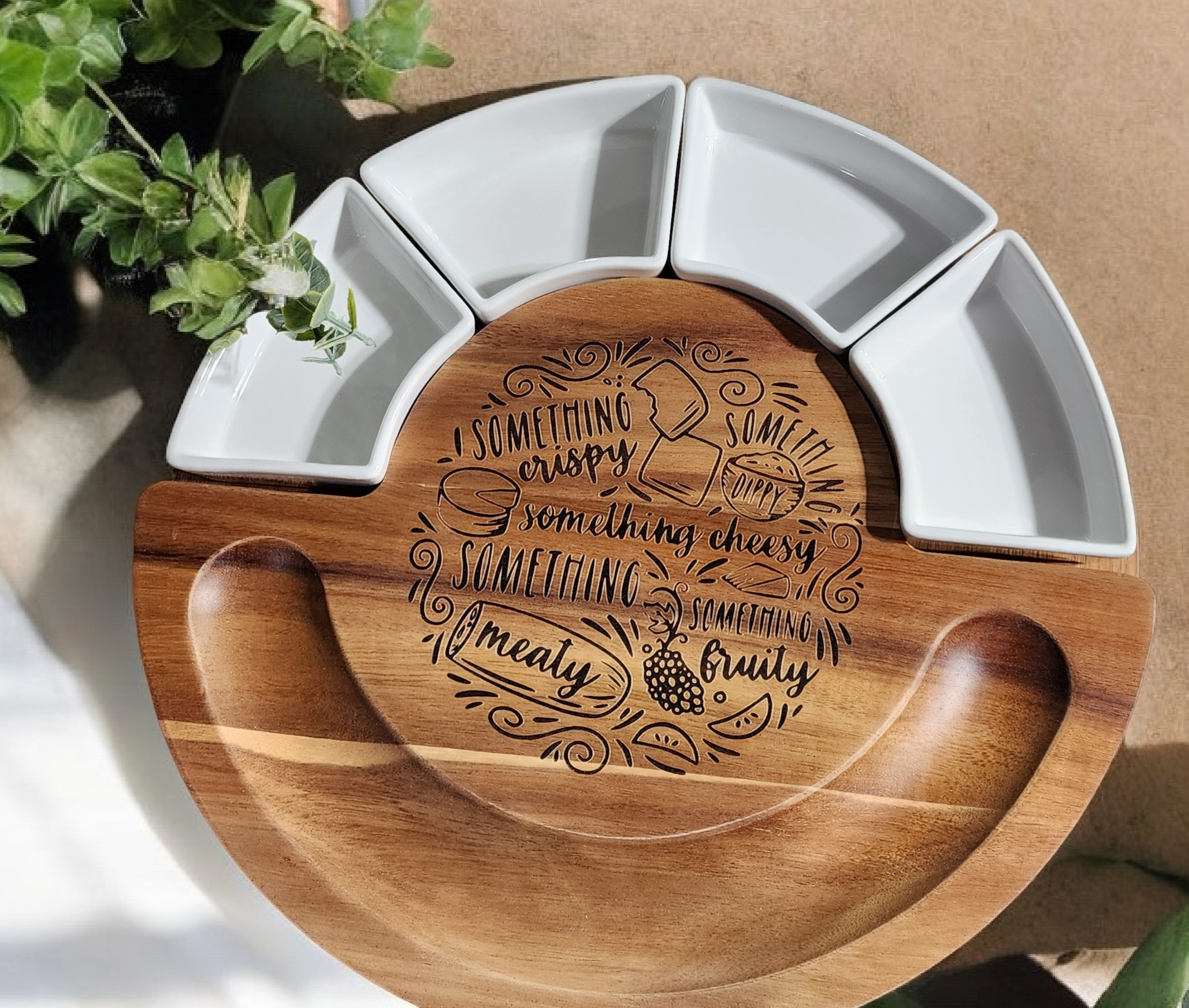 Round Acacia Wood Cheese Board with 4 Utensils